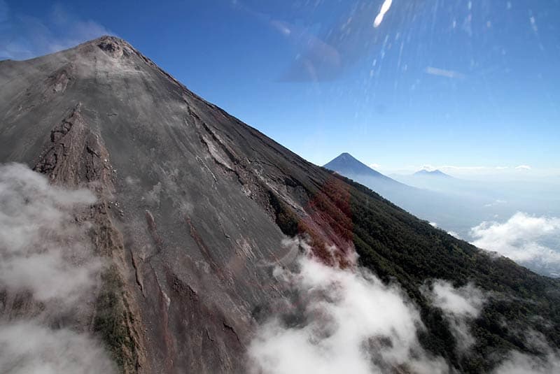 guatemala volcanoes helicopter flight