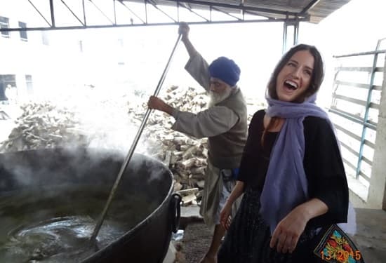 sara india volunteer