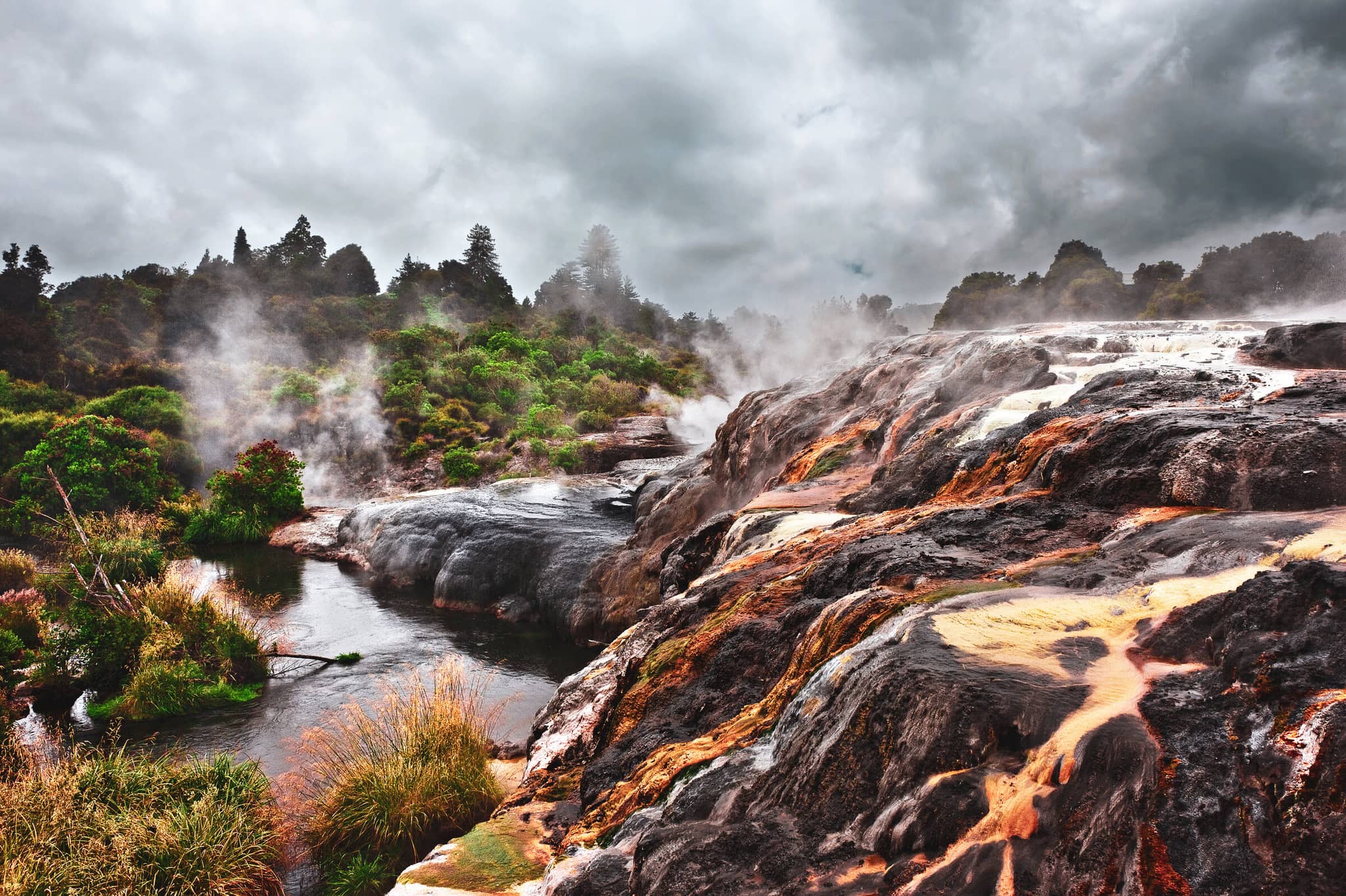 Adventuring through New Zealand gallery 01 GalleryHero TePuia NewZealand GeoExLuxuryTravel GettyImages 2155881836 Wirestock