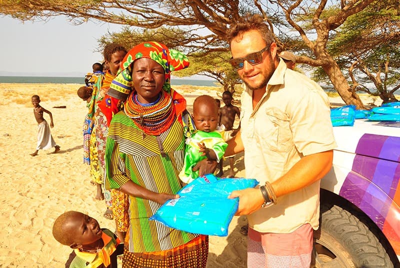 800x535 Brad Hansen Humantiarien work Moz nets to moms with babies