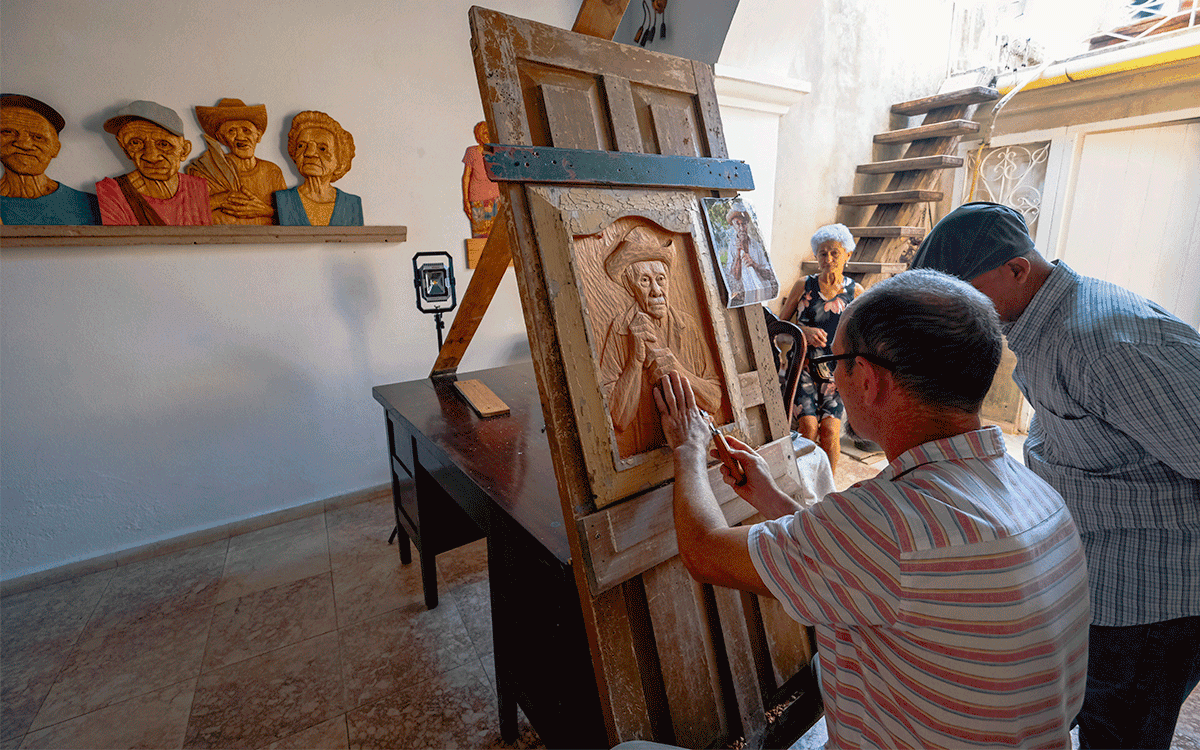 Artist in Trinidad, Cuba