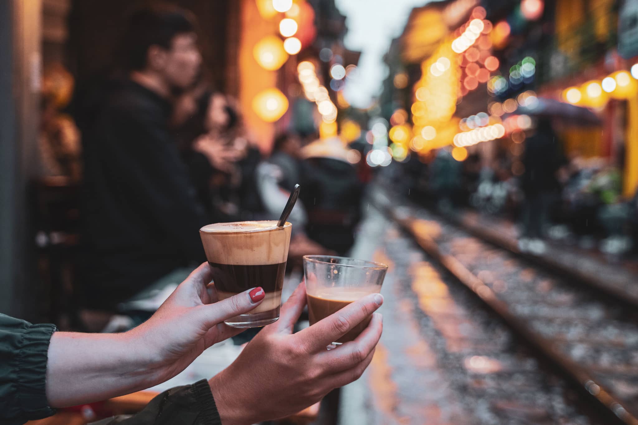 Vietnam Revealed gallery Gallery2 HanoiCoffee Vietnam GeoExLuxuryTravel GettyImages 2149889257 RedTea