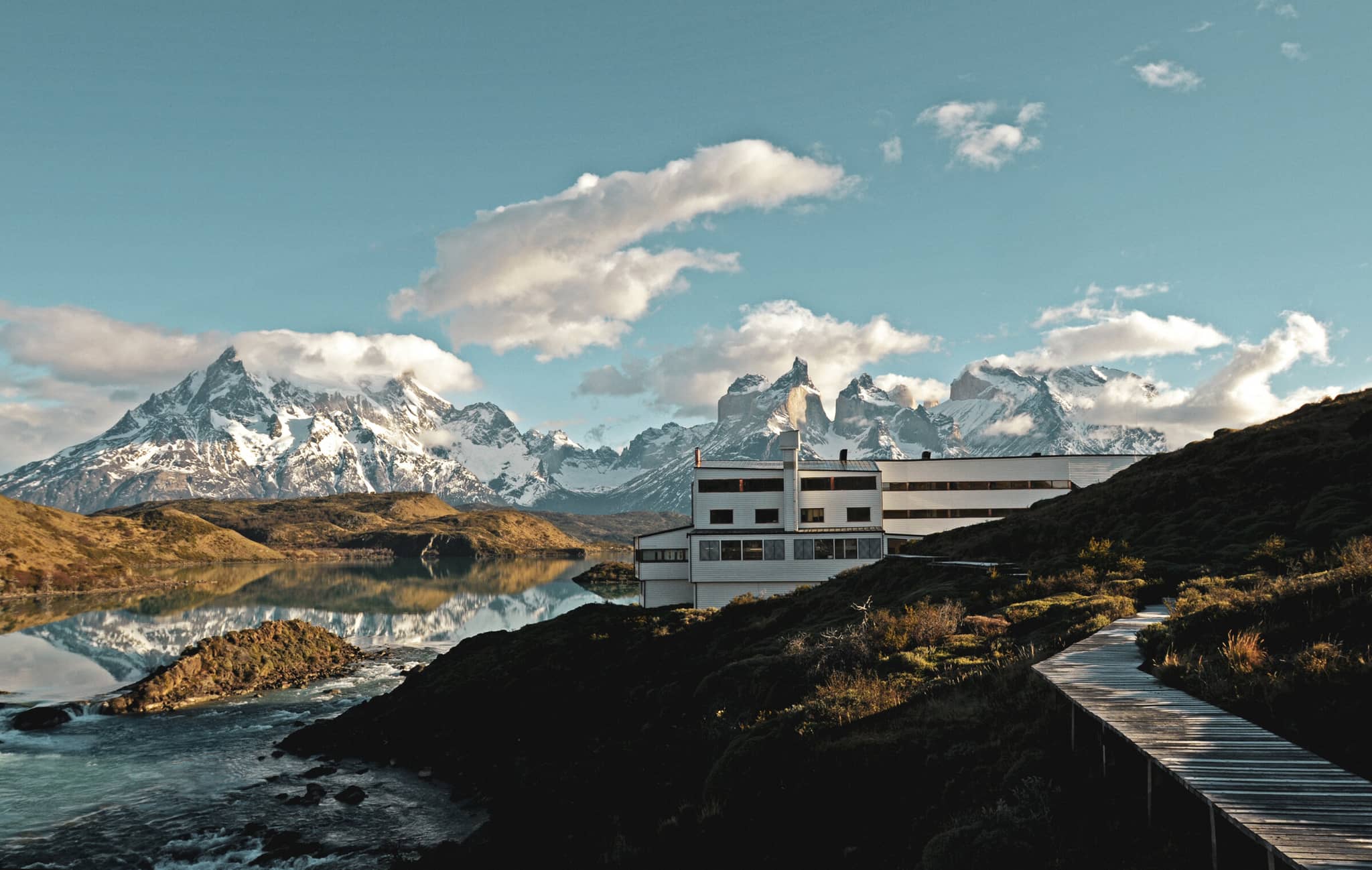 Journey through Wild Patagonia gallery Gallery4 ExploraTDP Argentina ExploraLodge hotel exterior pat 02