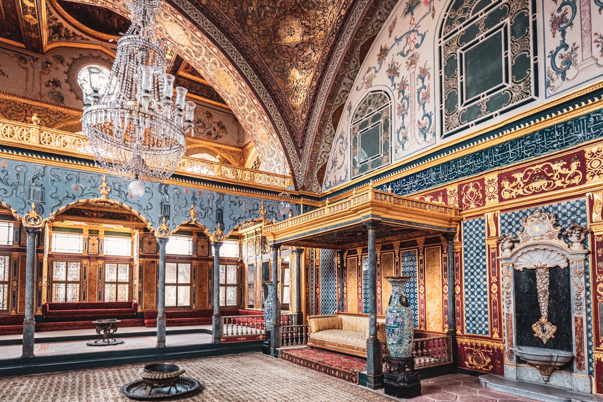 Treasures of Türkiye gallery Gallery4 TopkapiPalaceIstanbul TurkiyeGettyImages 641112990