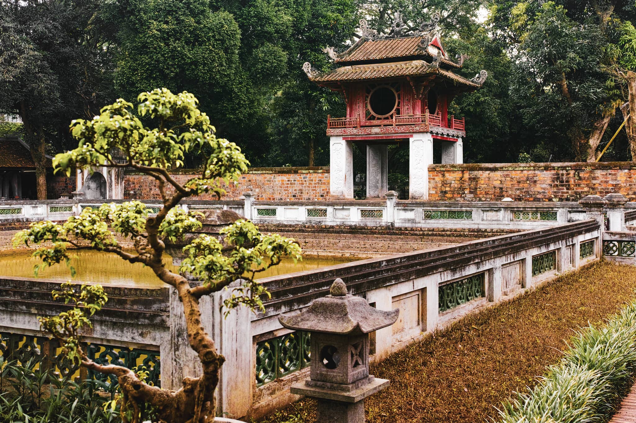 Vietnam Revealed gallery Gallery5 ZenGardenHanoi Vietnam GeoExLuxuryTravel GettyImages 497153002 MarcelStrelow