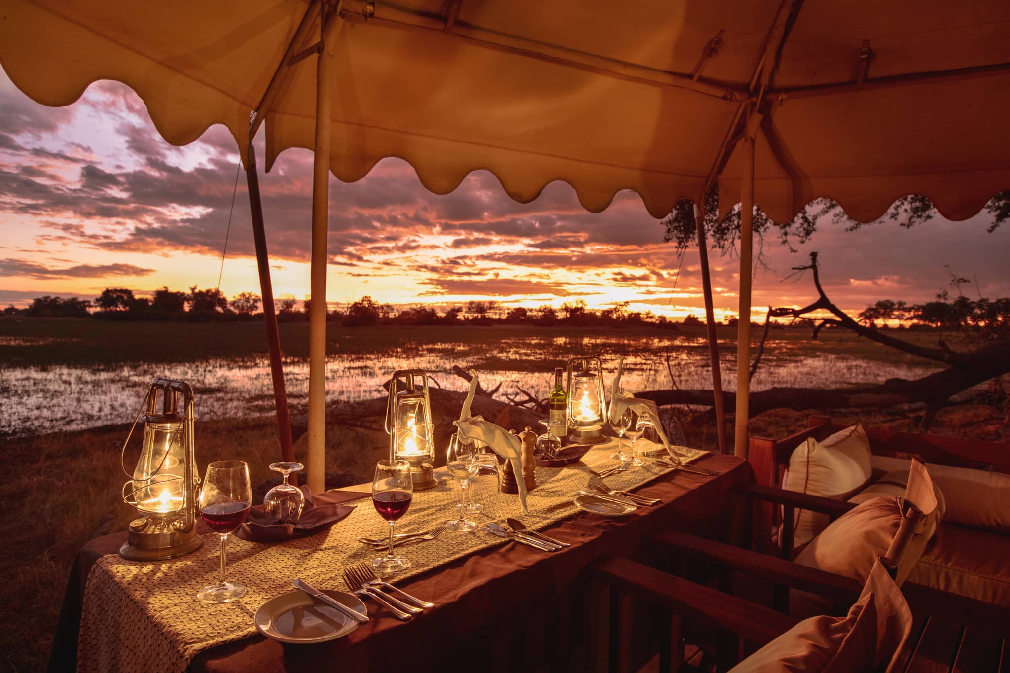 Duba Explorers Camp dining at sunset
