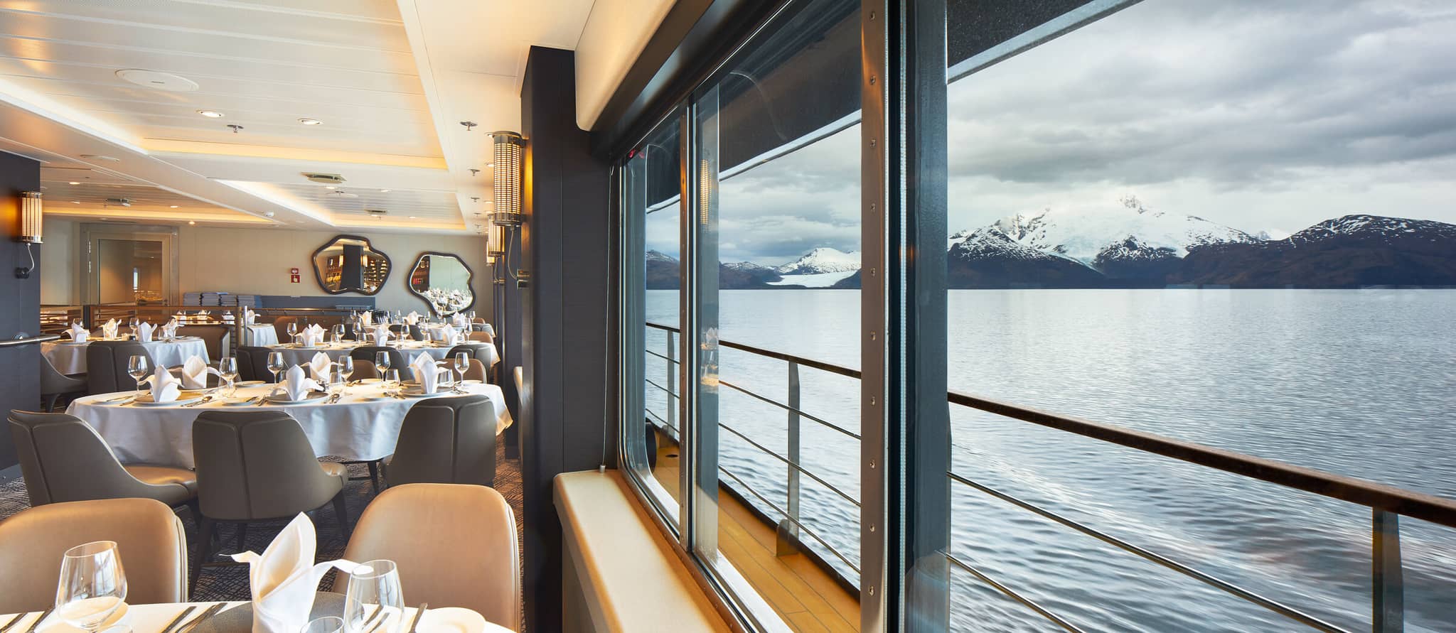 Antarctica Air Cruises gallery Gallery Magellan Discoverer Restaurant TomArban A21