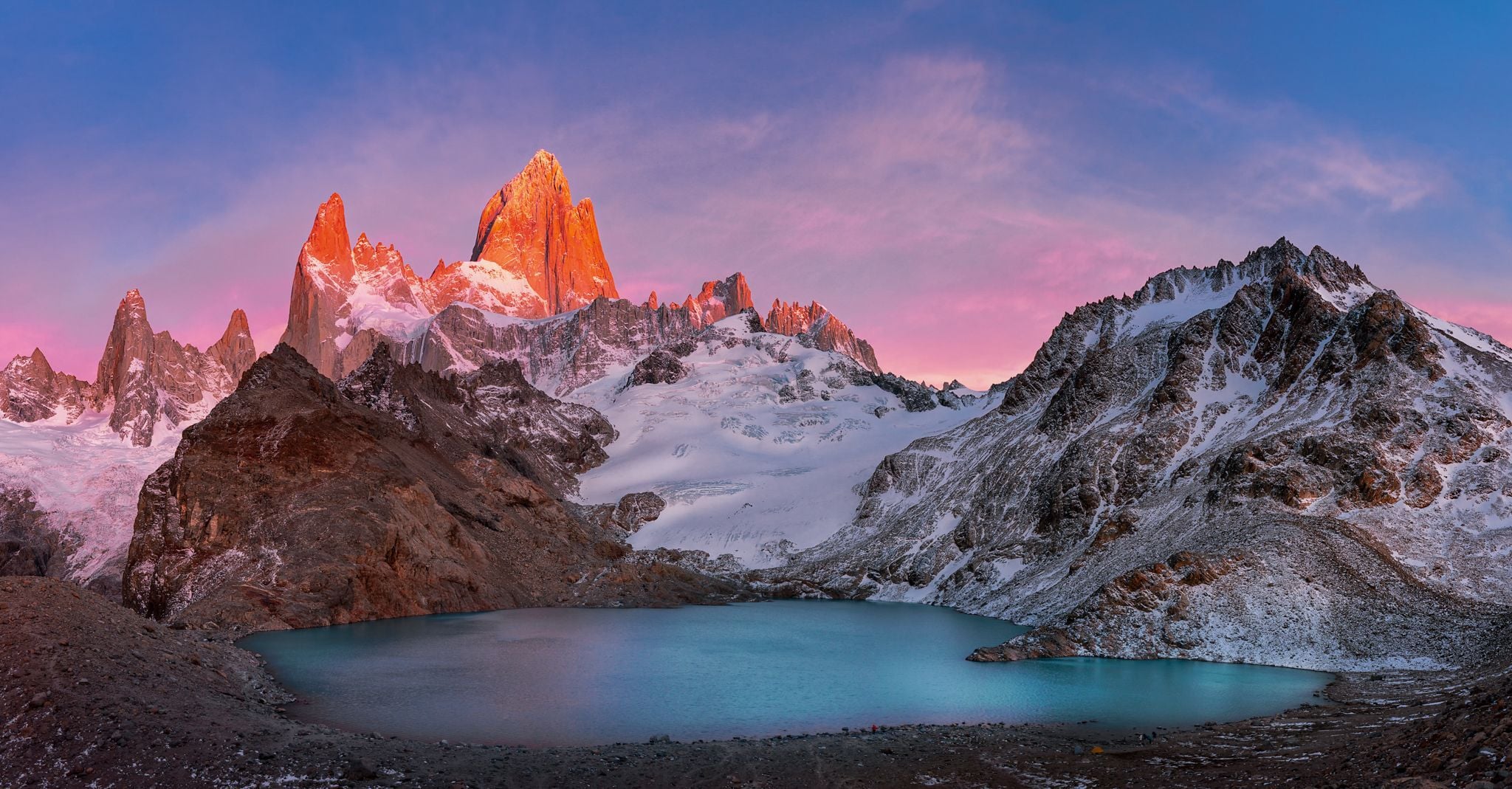 Mount Fitz Roy and Laguna-De-los-Tres at sunrise, Los Glaciares National Park, Patagonia, Argentina