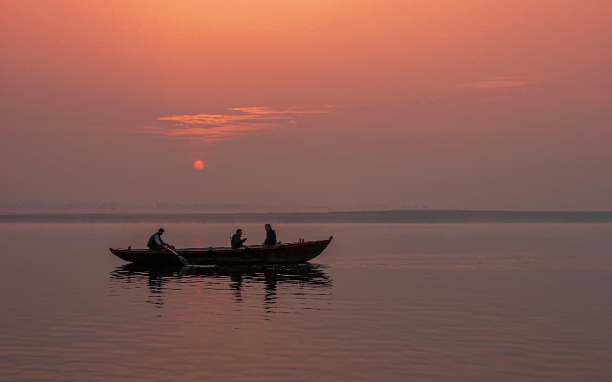 Sunrise boat ride on the Ganges, Varanasi (Image courtesy of Peirce & Leslie Travel)