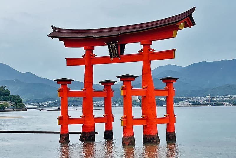 Japan Itsukushima Shrine Don George 800x535 1