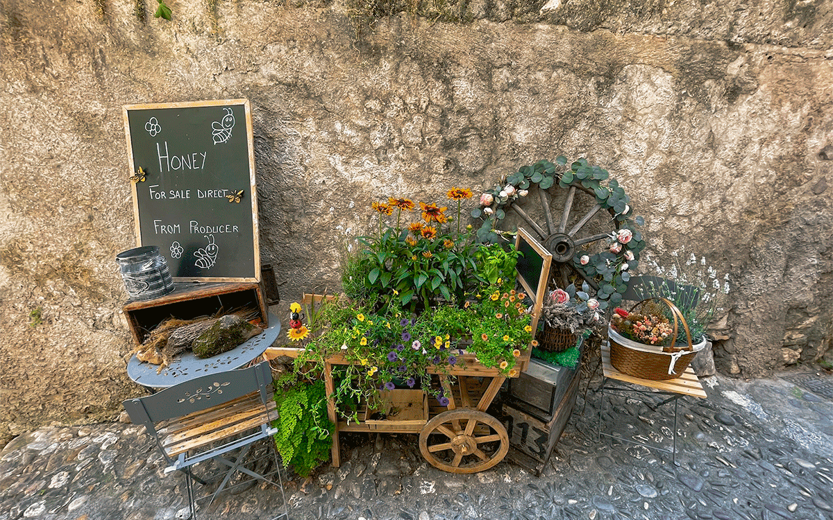 Artful arrangement in Saint-Paul-de-Vence, Provence, Alpes, Côte-d'Azur, France