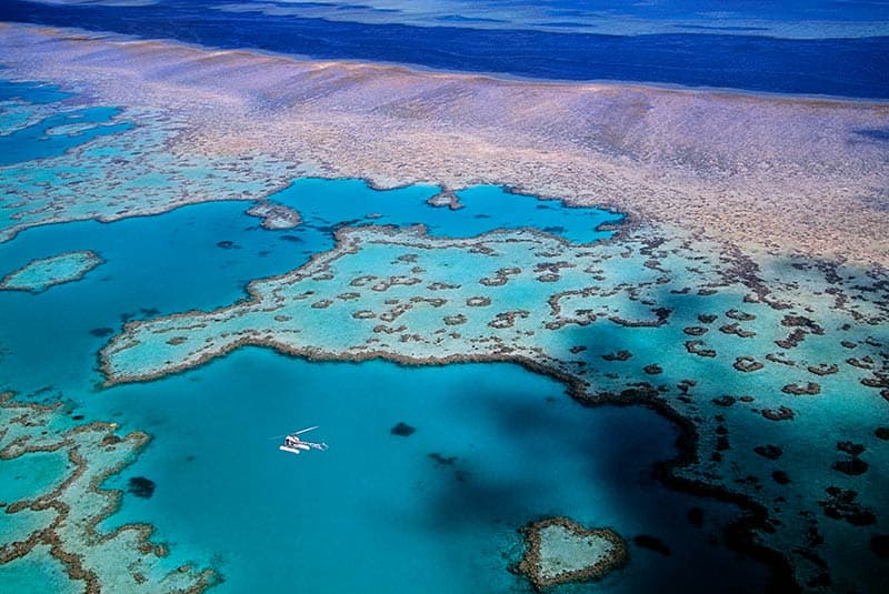 australia queensland flight over great barrier reef