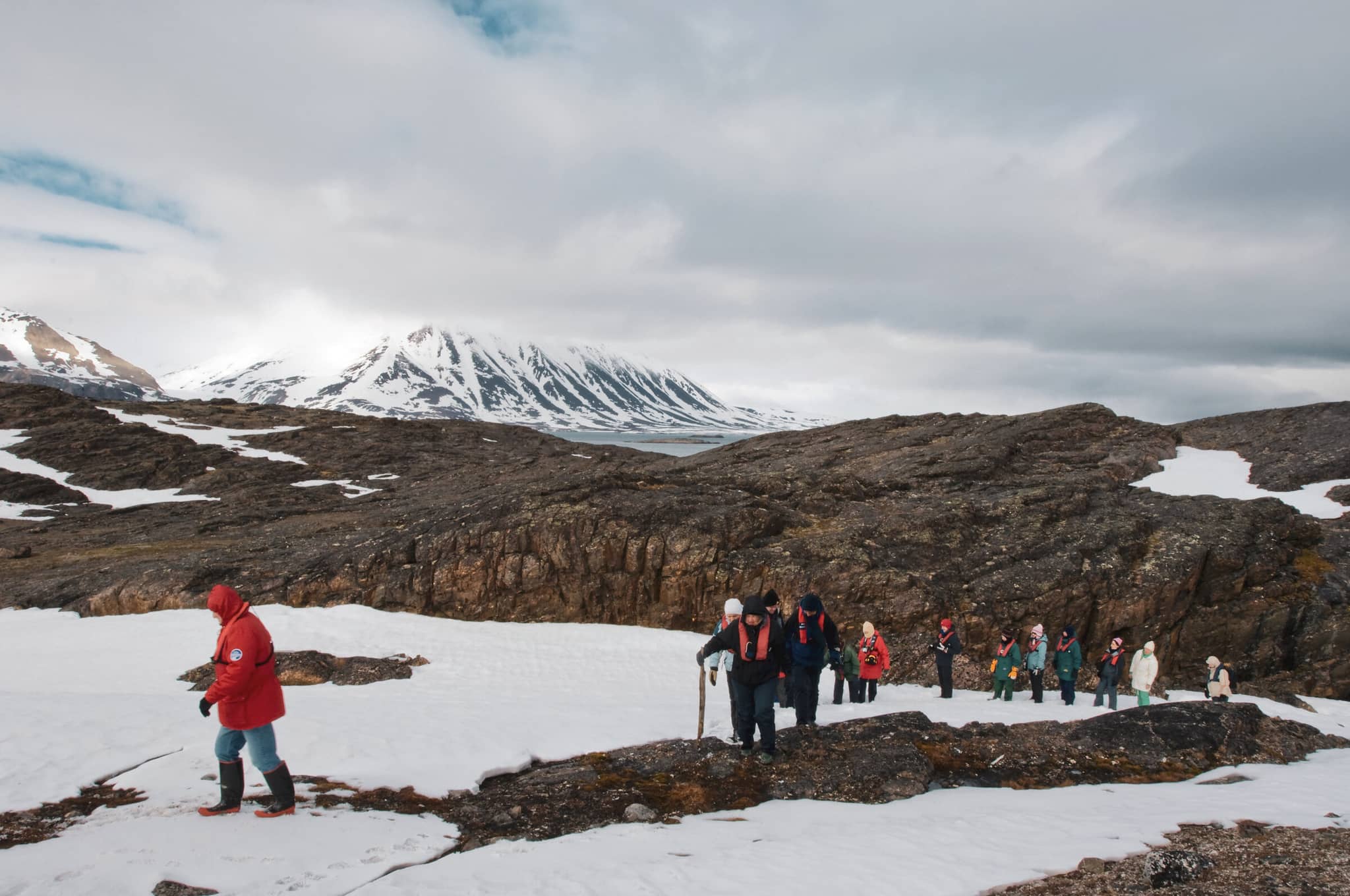 Svalbard: In Search of Iconic Arctic Wildlife gallery gallery3 hiking svalbard norway DanitaDelimont RM EU21 MDE0040 SuperRes michaeldefreitas