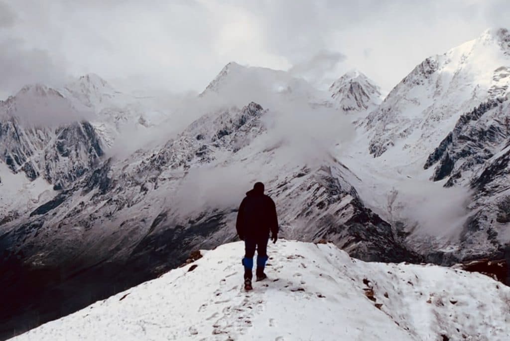 pakistan karakoram rush lake trek snow 1024x684