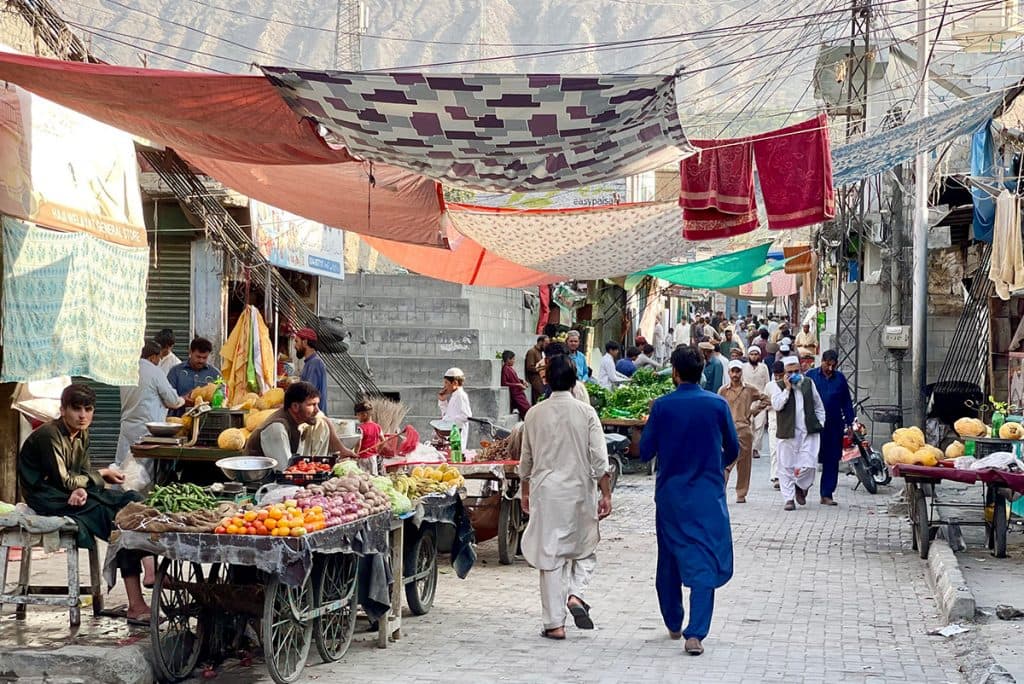 pakistan karimabad local market 1024x684