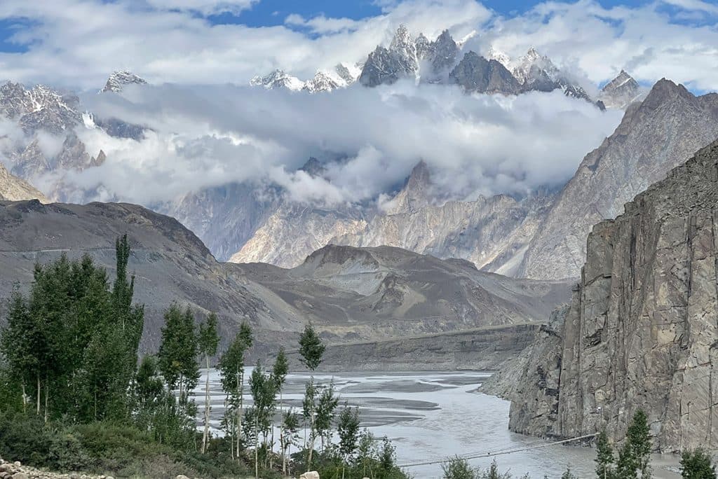 pakistan passu karakoram mountains river 1024x684