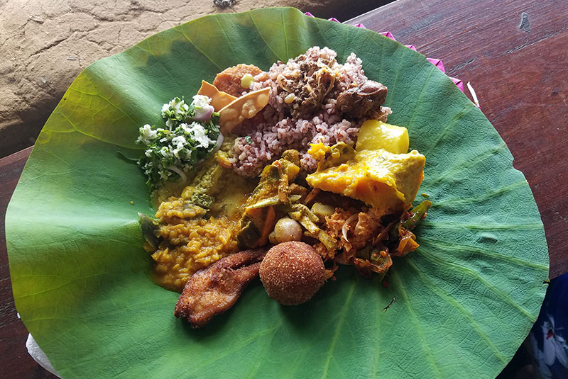 Traditional Sri Lankan fare served on a leaf