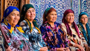 Uzbek women in colorful dress, Uzbekistan