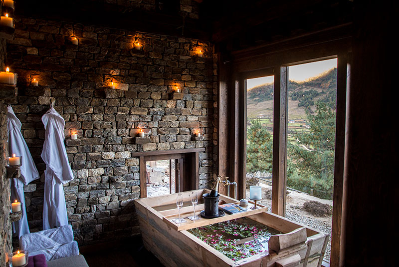 Bathtub with a view at Gangtey Lodge in Phobjikha, Bhutan