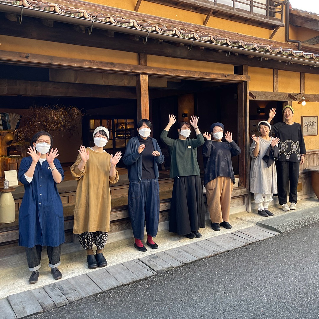 Saying farewell to staff in Omori, Japan