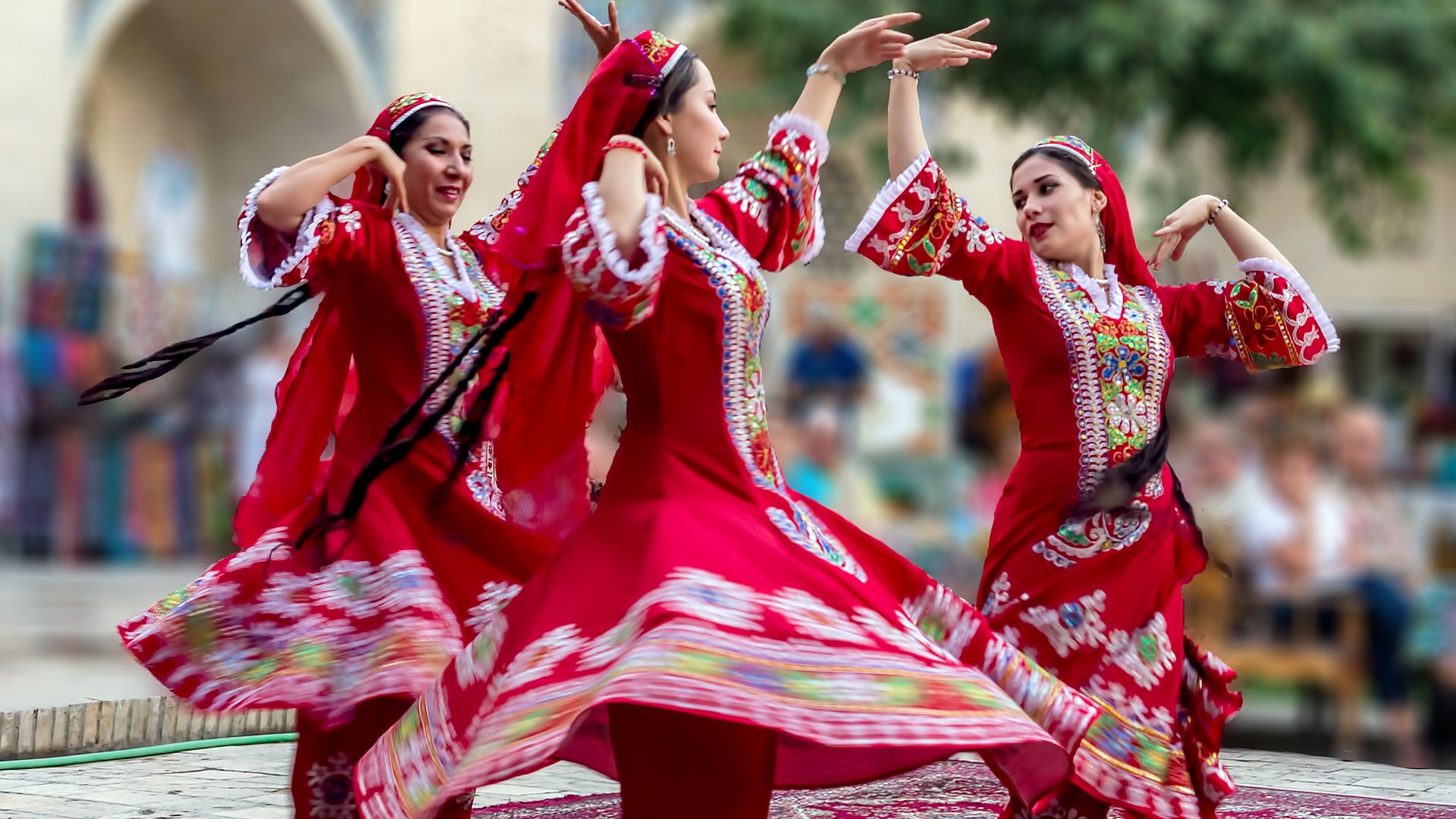 Uzbek traditional dances in Bukhara, Uzbekistan