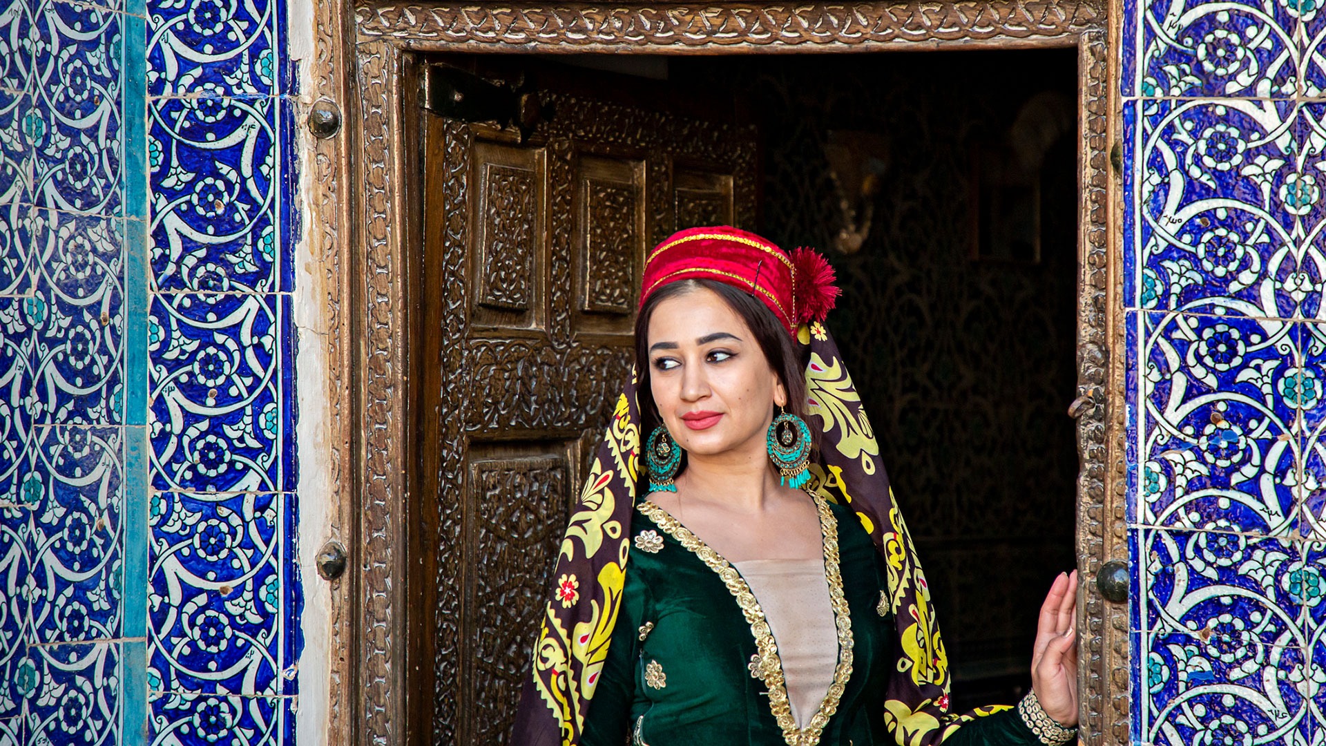 Uzbek woman, Khiva, Uzbekistan